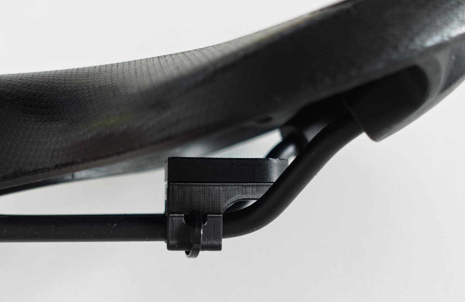 Featured: Mounting solution for Apple AirTag on the bicycle saddle