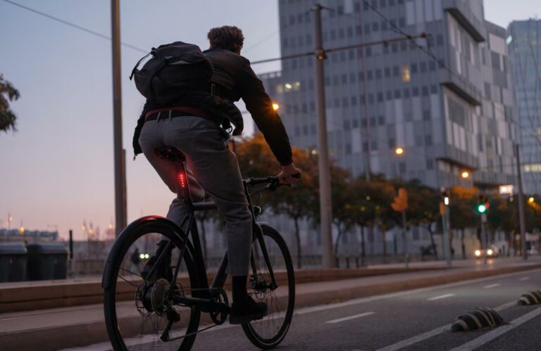Ampler-Curt-Gen2-2022-Smart-E-Bike-Light Ampler-Curt-Gen2-2022-Smart-E-Bike-Light