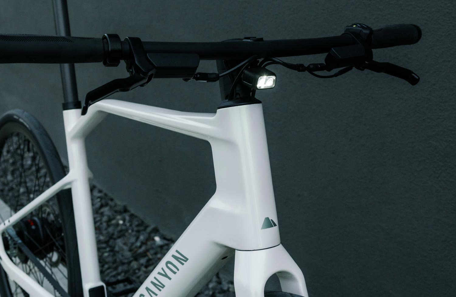 canyon roadlite on cf lightweight urban e bike front