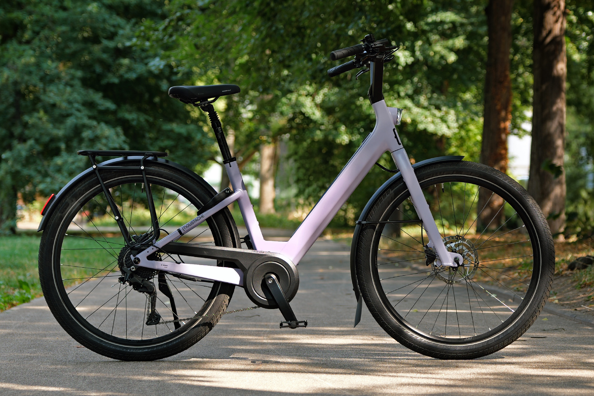 moustache lundi 27 test review design
